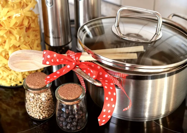 pot, kitchen, cook, wooden spoon, prepare, meal, ingredients, preparation, pot, kitchen, kitchen, kitchen, kitchen, kitchen. Meal prep products: eleven brands, formats, and 2026 listed rates