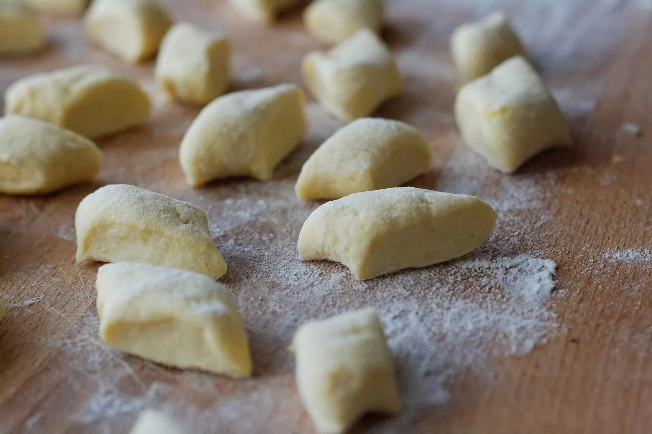 dumplings, dough, food, traditional, flour, cooking, homemade, dish, dinner, meal, polish, table, fresh, recipe, delicious, filling, eating, raw, preparation, brown cooking, brown 