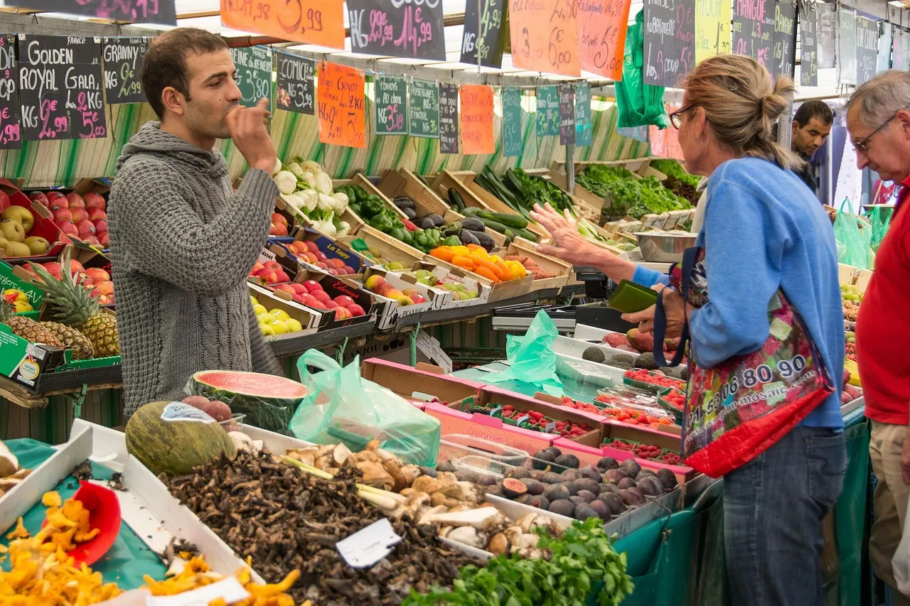 market, market stall, seller, food, farmers local market, fresh, sales booth, paris, meal, vegetables, selling, market, market, market, market, market stall, seller, seller, seller. Local SEO checklist for meal prep companies