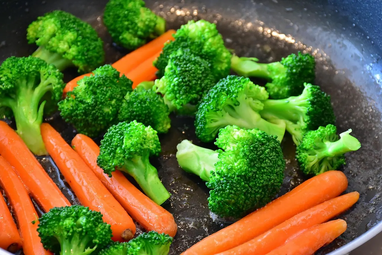 carrots, yellow beets, vegetables, carrot, food, vitamins, meal, fresh, bio, cook, yummy, vegetarian, vegetable plants, market fresh vegetables, orange, healthy, nourishment, vegan