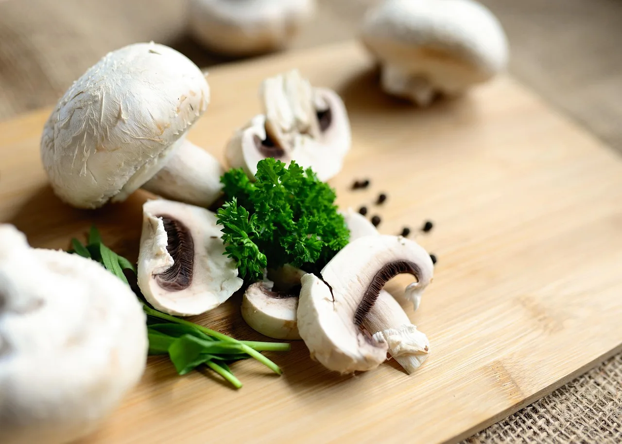 mushrooms, meal, food, vegetarian, nourishment, raw, edible, parsely, vegetables, mushrooms, mushrooms, mushrooms, mushrooms, mushrooms. Meal Prep Order Cutoff Times: How to Set Them Backwards From Cold Hold