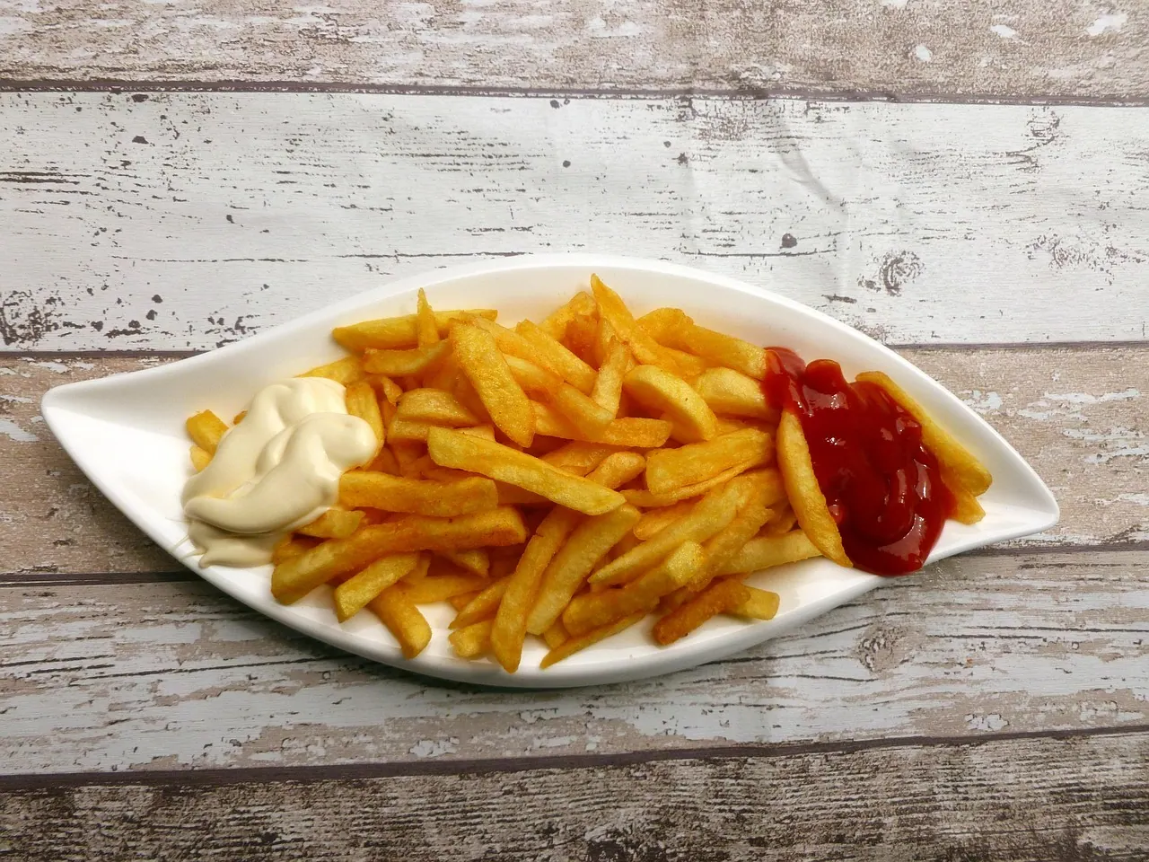 french fries, meal, snack, fast food, yummy, ketchup, enjoy the meal, fries, plate, frits, having lunch, hunger, food, mayonnaise, table, potatoes, fried, break, edible, french fri. Meal prep profit margins and break-even points