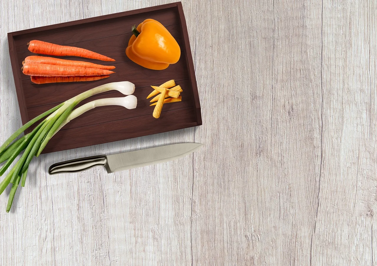 knife, vegetables, table, tray, paprika, carrots, onions, spring onions, corn, kitchenknife, meal, bio, fresh, healthy food, food, kitchen, raw, fit, wellness, healthy, health, nourishment, menu, vegetarian, vegan, label, copy space, multicoloured, restaurant, recipe, coffee shop, bistro, describe, self-labeling, template, information, a notice, info, background image, decoration. US Meal Prep Subscriptions: Lessons from Canada